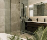 Дизайнерская вилла 250 кв.м с видом на море в Рохалесе