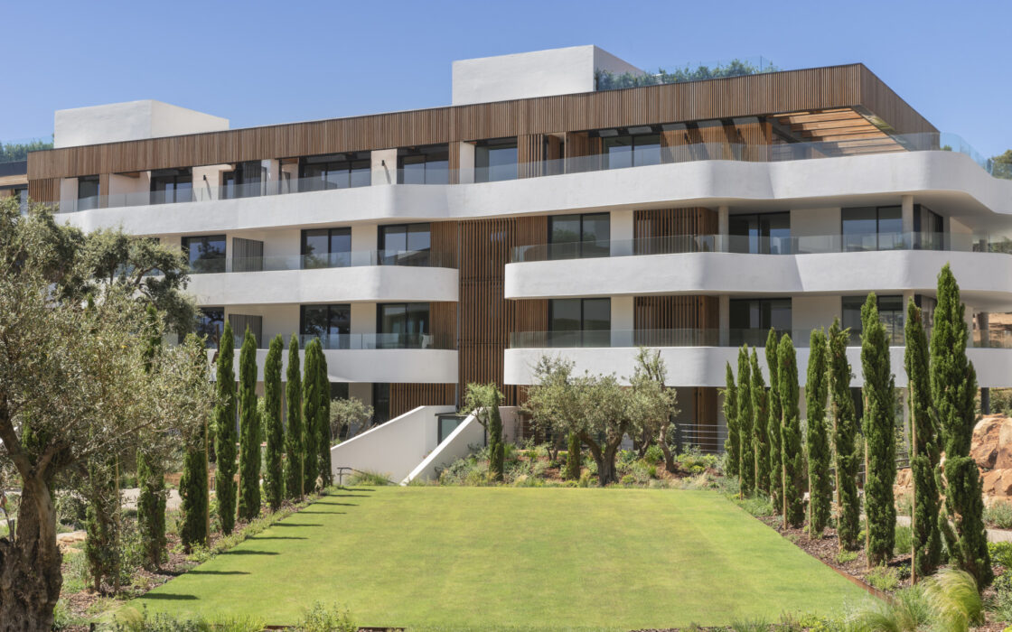 Трехкомнатная квартира с террасой в Сотогранде 195 кв.м