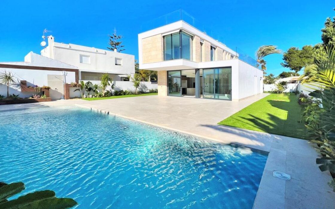 Вилла в Ориуэла Коста 216 кв.м у моря з видом і басейном