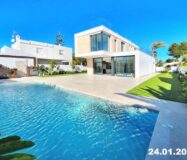 Вилла в Ориуэла Коста 216 кв.м у моря з видом і басейном