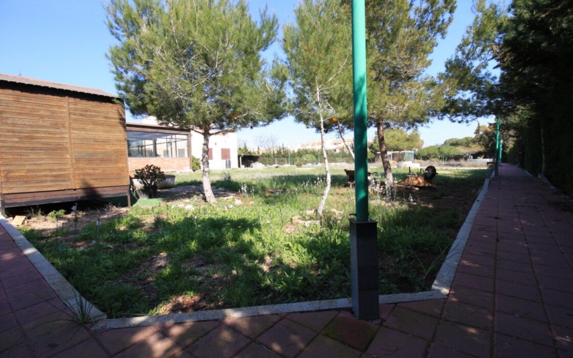 Будинок в Оріуела Коста з терасою та басейном 200 кв.м