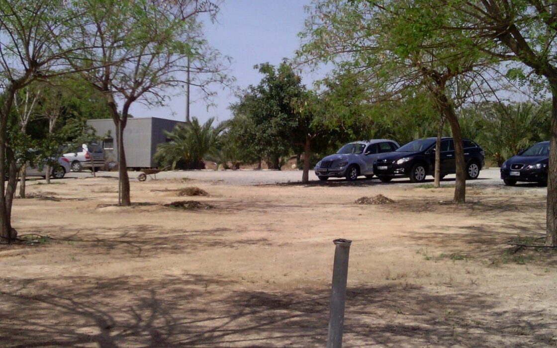 Хасінді в Ельче 705 кв.м з терасою 5 км від моря