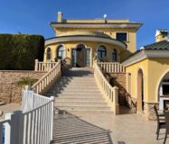 Будинок у Сьюдад-Кесада 244 кв.м з видом на море та терасою