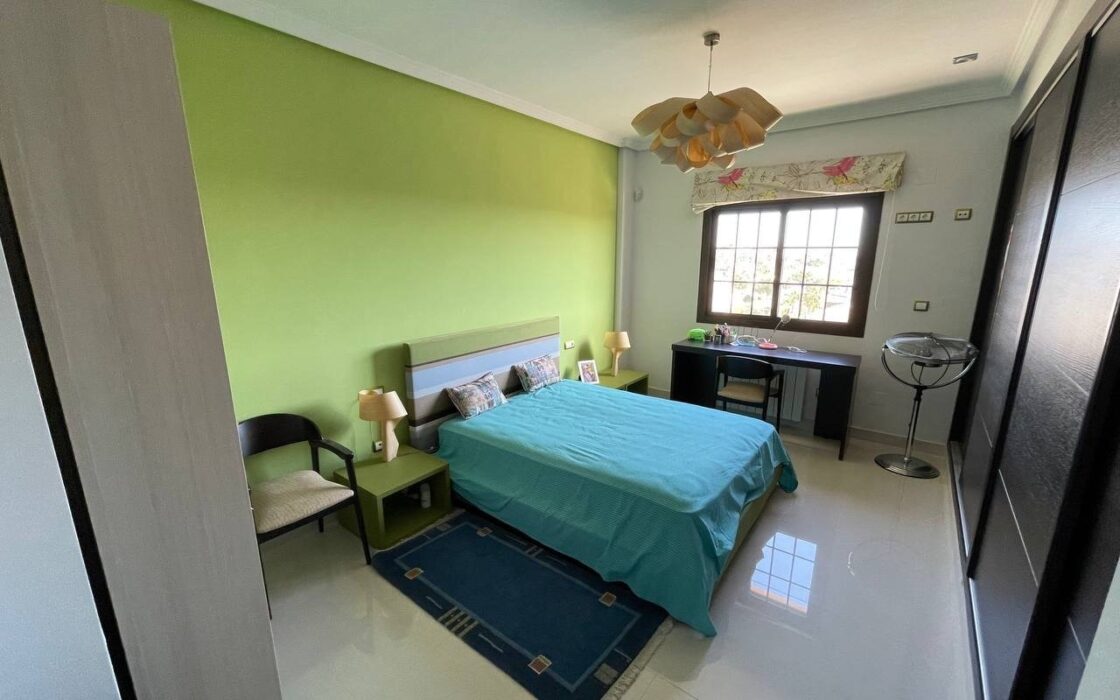 Будинок у Сьюдад-Кесада 244 кв.м з видом на море та терасою