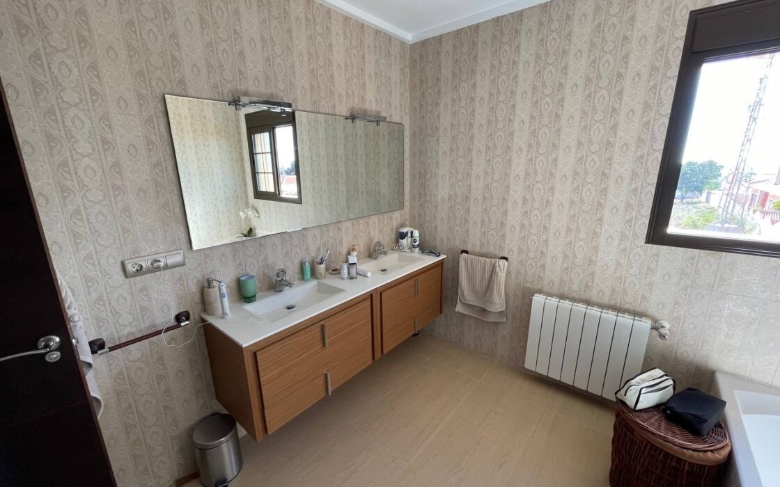 Будинок у Сьюдад-Кесада 244 кв.м з видом на море та терасою