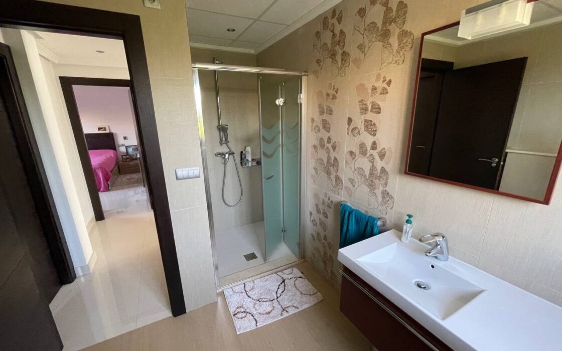 Будинок у Сьюдад-Кесада 244 кв.м з видом на море та терасою