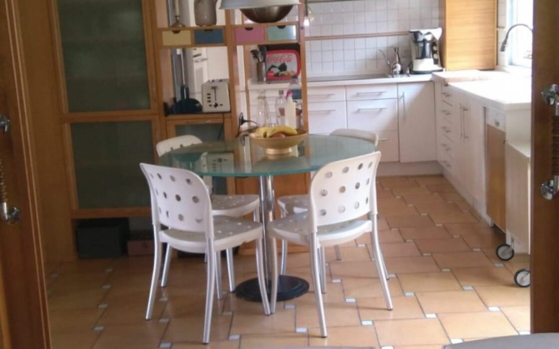 Вілла з басейном у Баньерес-де-Мариола, 4 спальні