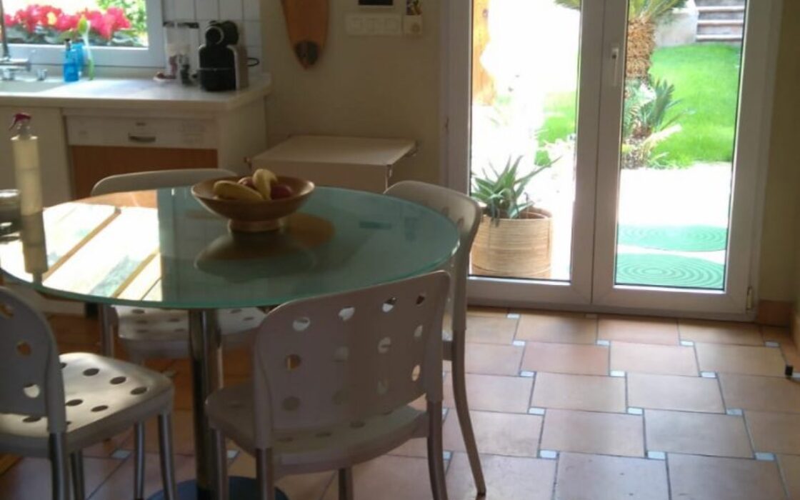 Вілла з басейном у Баньерес-де-Мариола, 4 спальні