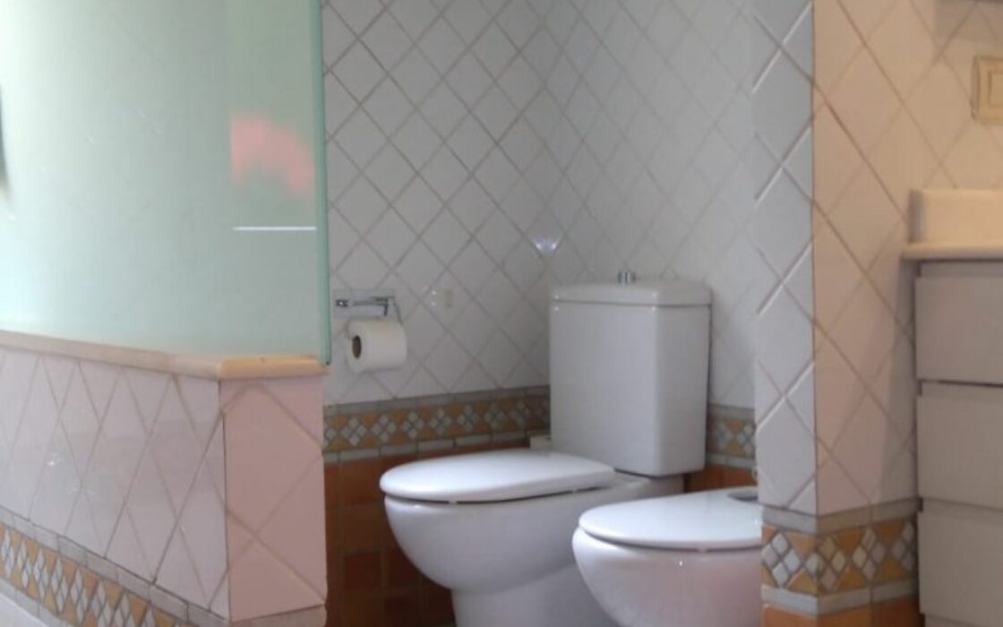 Вілла з басейном у Баньерес-де-Мариола, 4 спальні