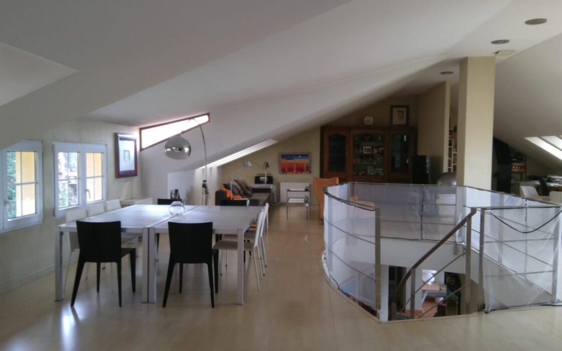 Вілла з басейном у Баньерес-де-Мариола, 4 спальні