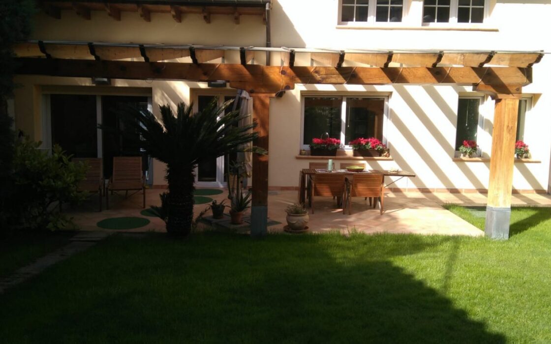 Вілла з басейном у Баньерес-де-Мариола, 4 спальні