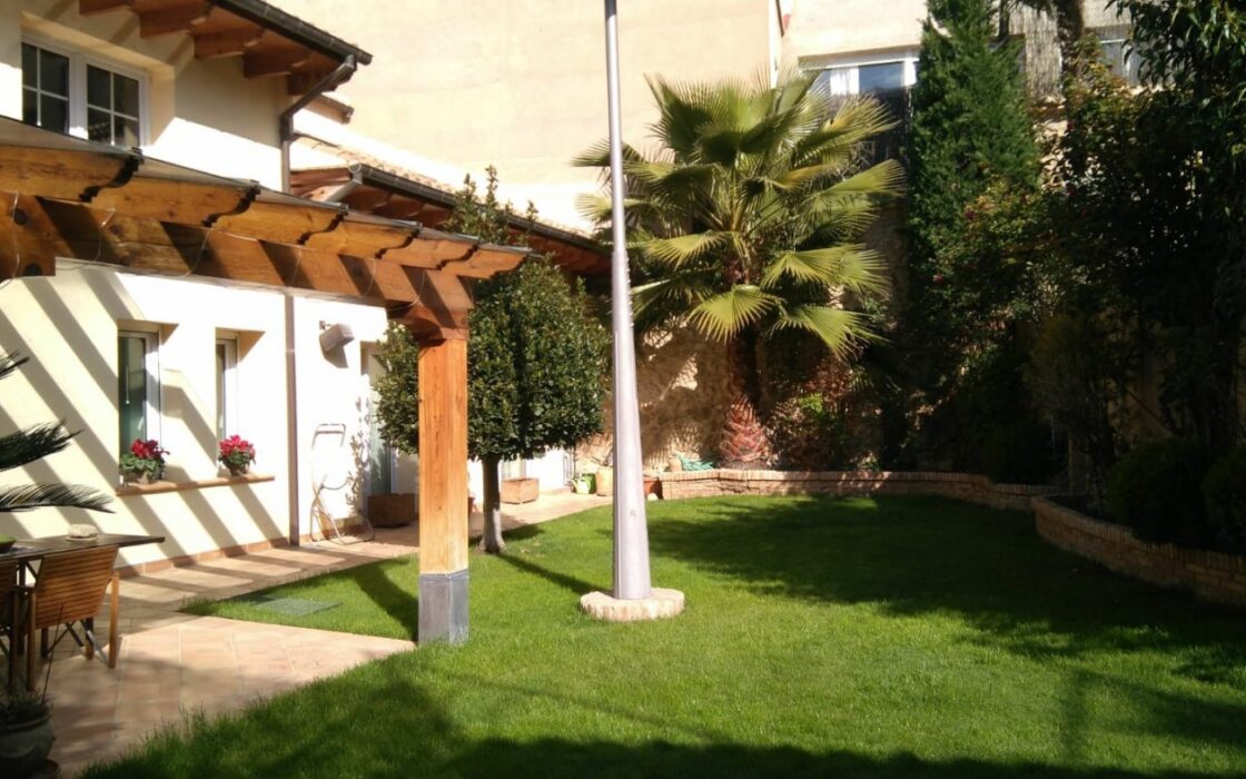 Вілла з басейном у Баньерес-де-Мариола, 4 спальні