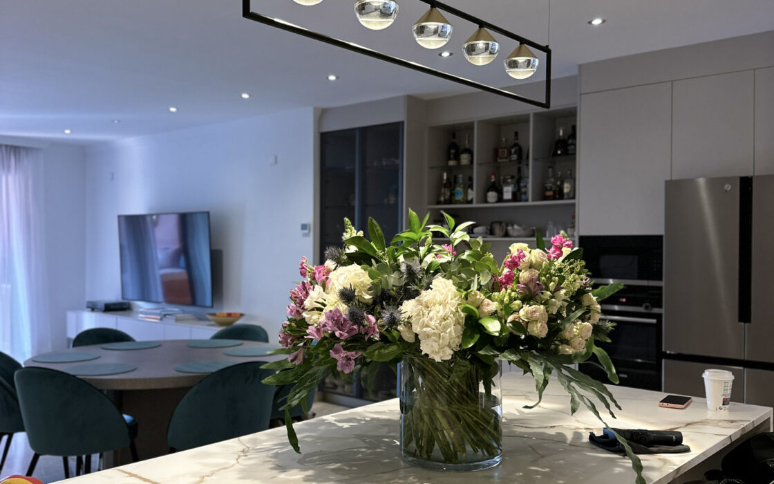 Четырехкомнатная квартира в Новой Золотой Миле с террасой