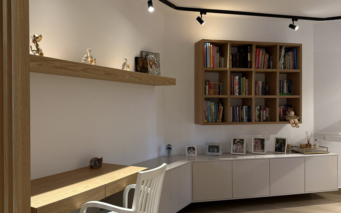 Четырехкомнатная квартира в Новой Золотой Миле с террасой