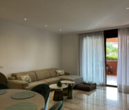 Четырехкомнатная квартира в Новой Золотой Миле с террасой