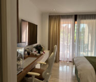 Четырехкомнатная квартира в Новой Золотой Миле с террасой