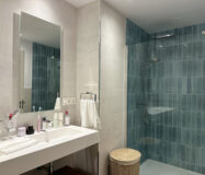 Четырехкомнатная квартира в Новой Золотой Миле с террасой