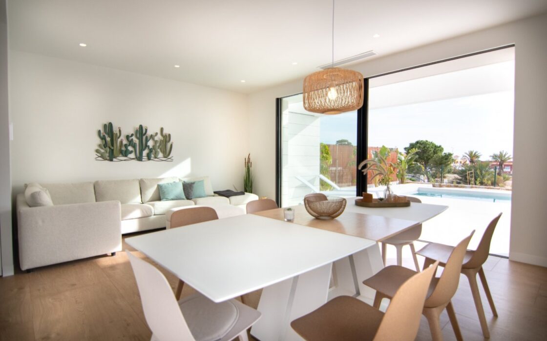 Вілли в Лос-Монтесинос з приватним басейном та терасою