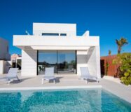 Вілли в Лос-Монтесинос з приватним басейном та терасою