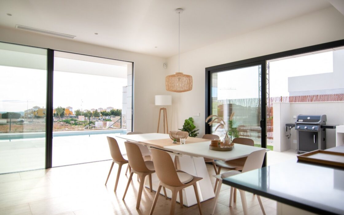 Вілли в Лос-Монтесинос з приватним басейном та терасою