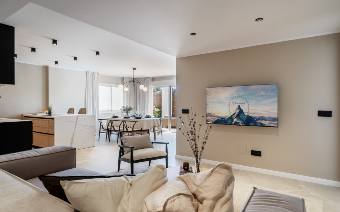 Квартира на первом этаже в Новой Андалусии с террасой 117 кв.м