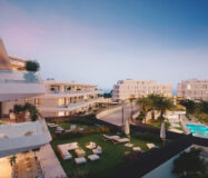 Двухспальные апартаменты с террасой в Эстепоне 184 кв.м.