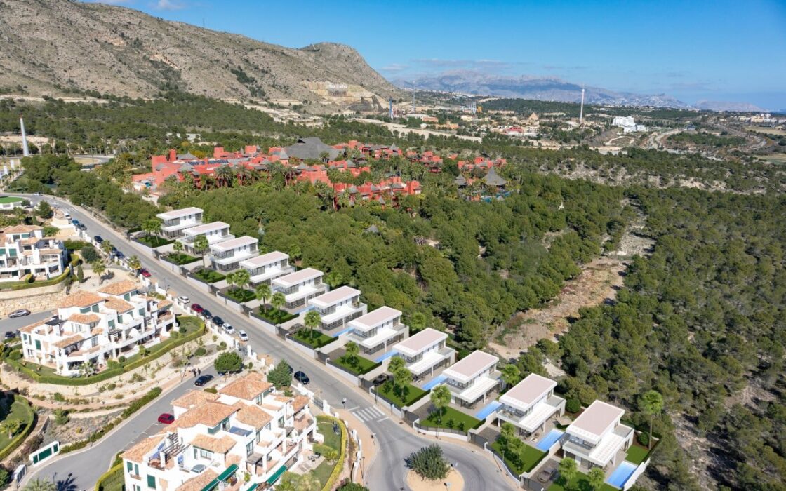 Вілла у Фінестраті з терасами та видами на море 214 кв.м