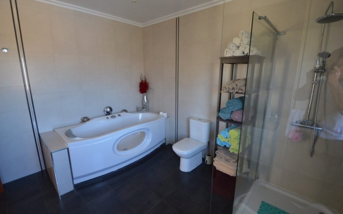 Вілла з басейном в Кабо Роиг, 276 кв.м, 4 спальні