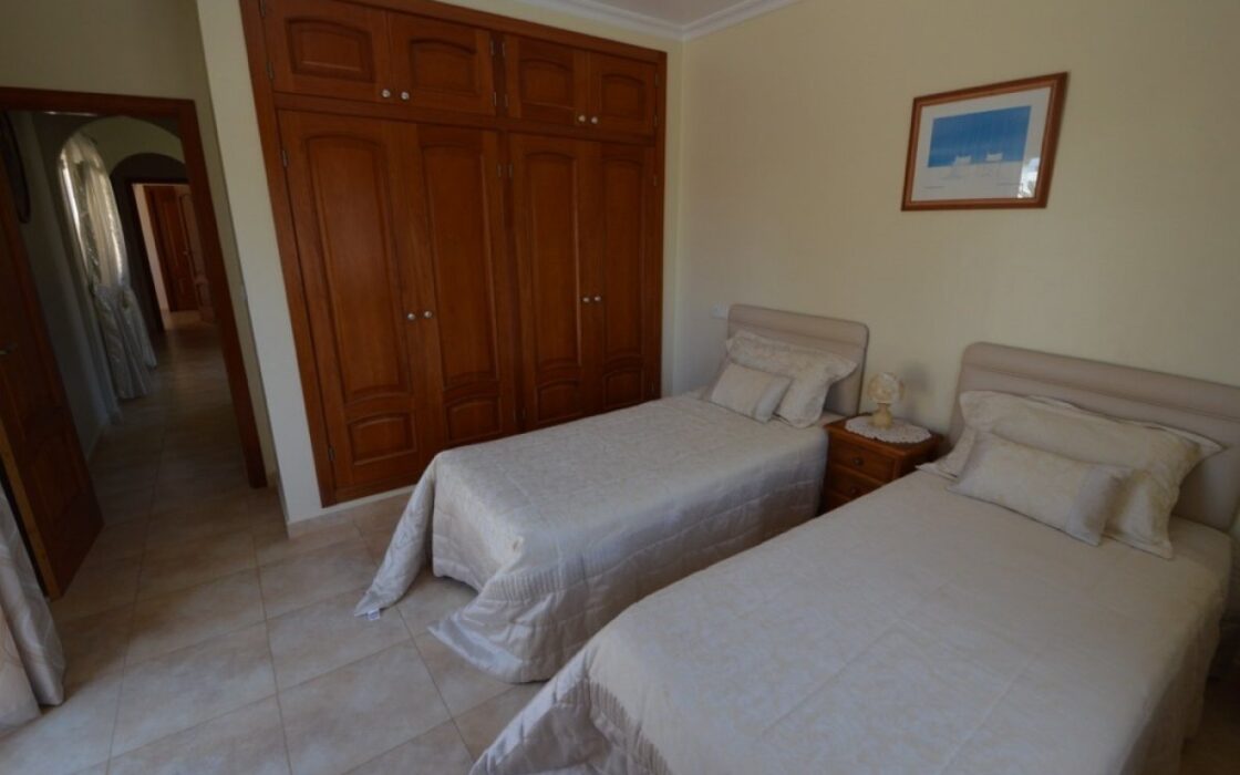 Вілла з басейном в Кабо Роиг, 276 кв.м, 4 спальні