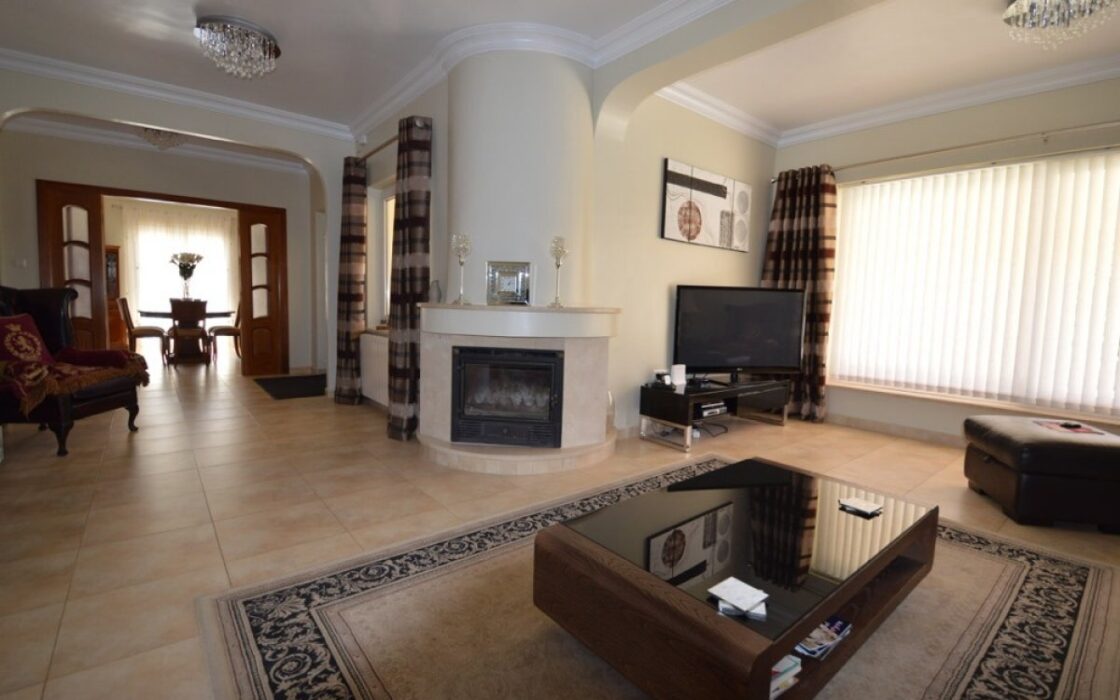 Вілла з басейном в Кабо Роиг, 276 кв.м, 4 спальні