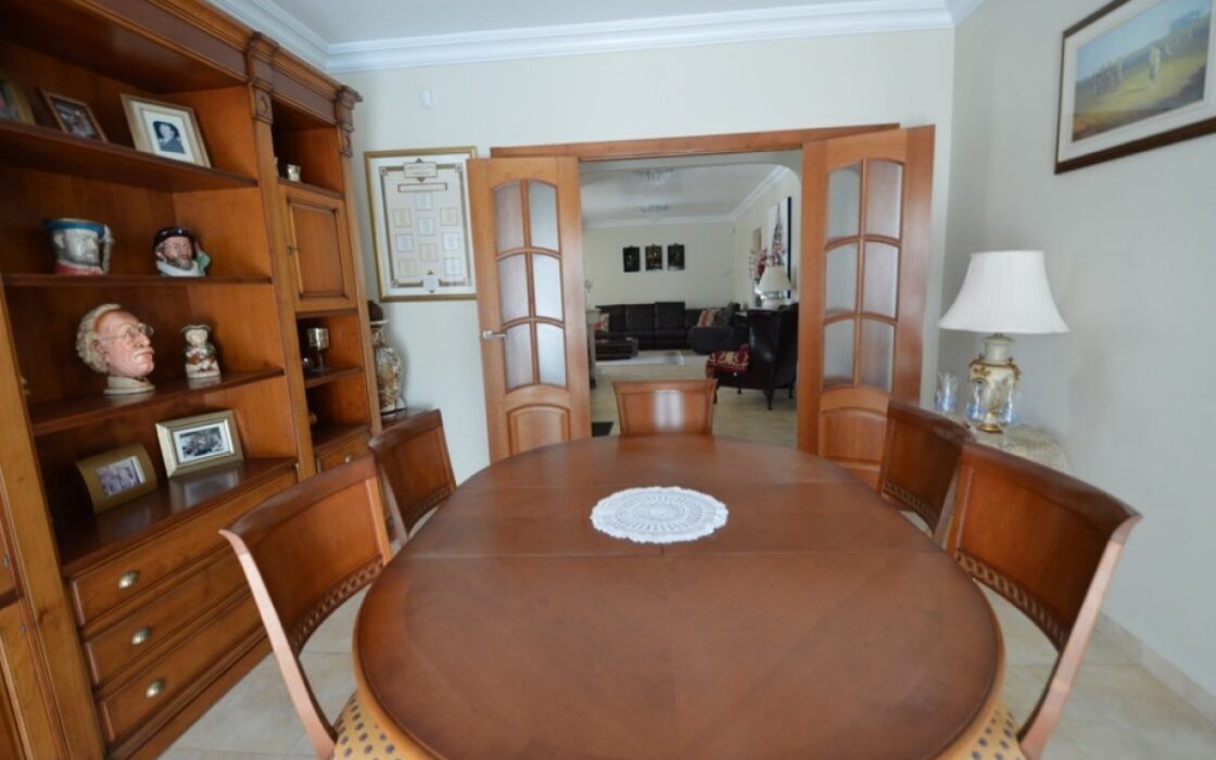 Вілла з басейном в Кабо Роиг, 276 кв.м, 4 спальні