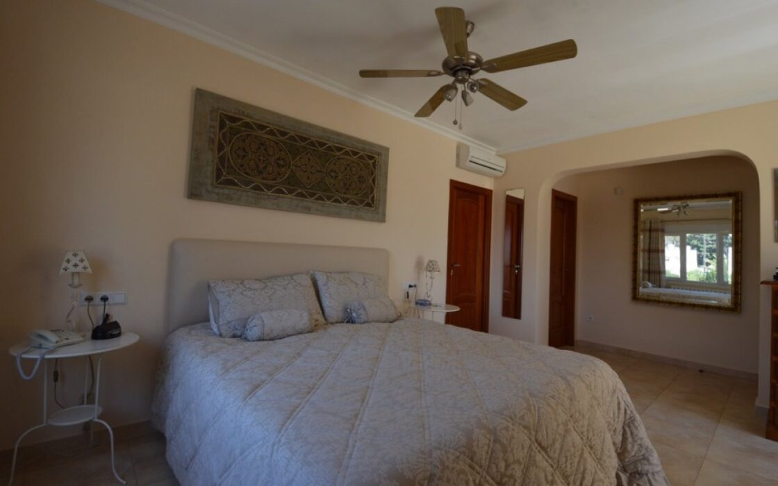 Вілла з басейном в Кабо Роиг, 276 кв.м, 4 спальні