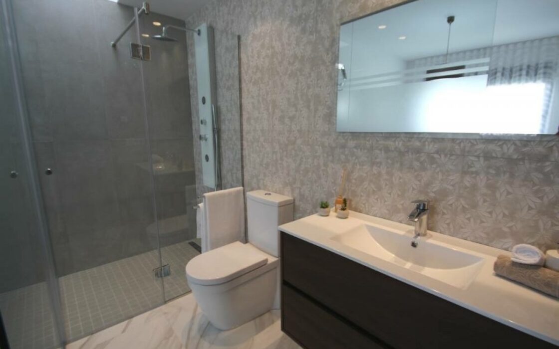 Вілла Deluxe в Кампоамор з басейном 168 кв.м біля моря