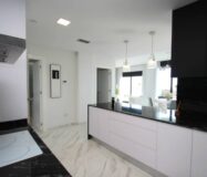 Вілла Deluxe в Кампоамор з басейном 168 кв.м біля моря