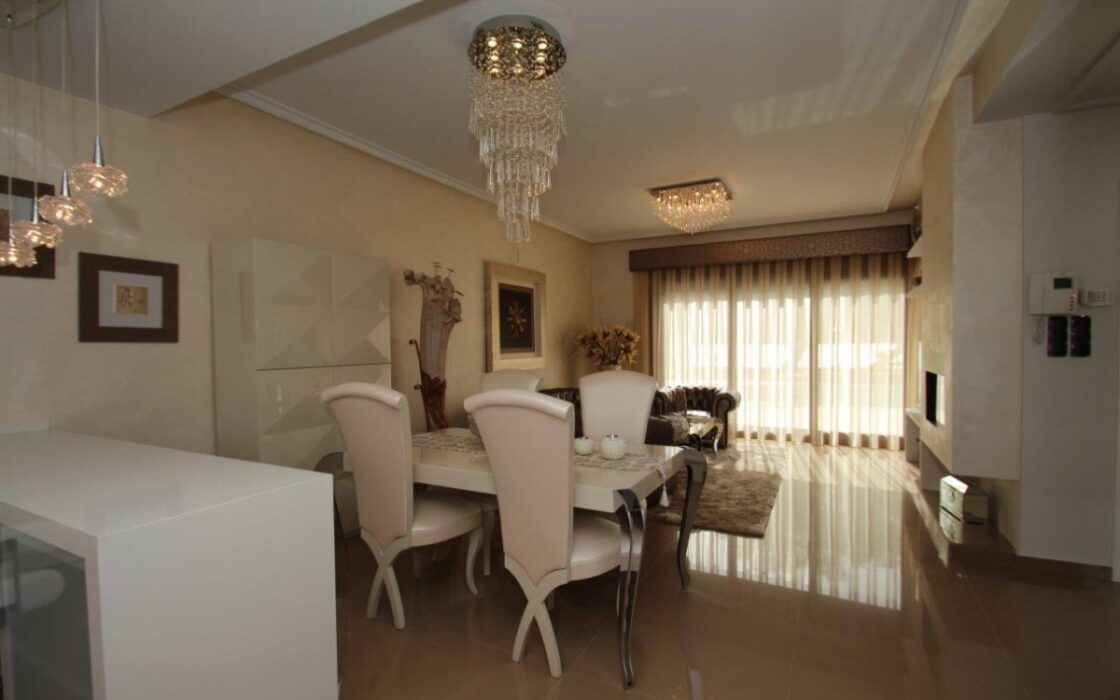 Вілли Deluxe в Dehesa de Campoamor біля моря з басейном 157 кв.м