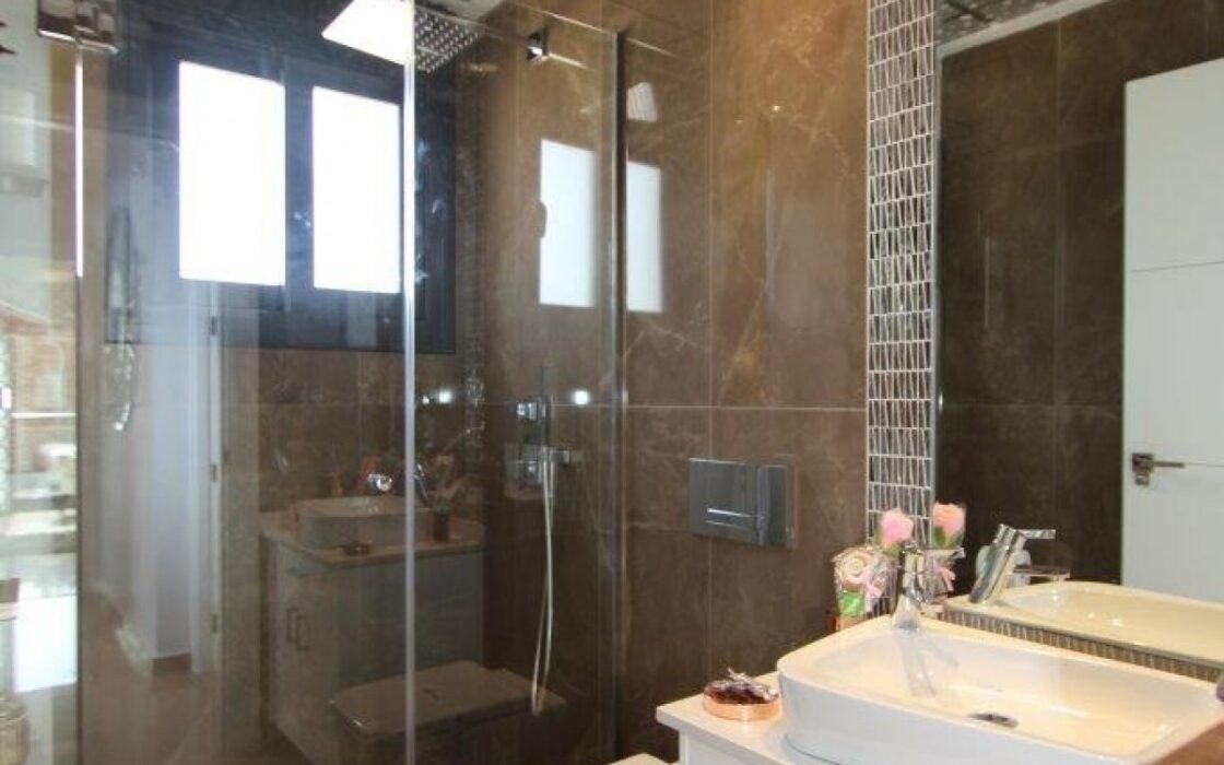 Вілли Deluxe в Dehesa de Campoamor біля моря з басейном 157 кв.м