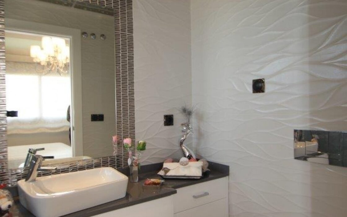 Вілли Deluxe в Dehesa de Campoamor біля моря з басейном 157 кв.м