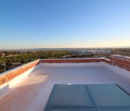 Новий будинок з терасами в Сьюдад-Кесада 350 кв.м