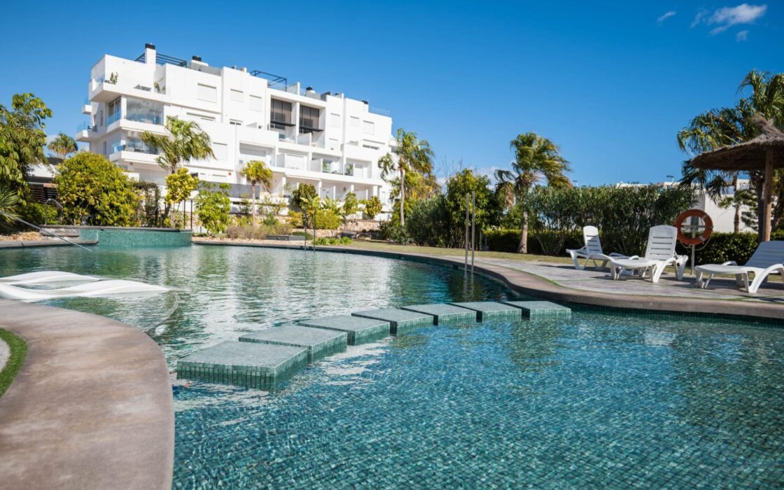 Апартаменты в Торревьехе 78 кв.м с террасой у моря