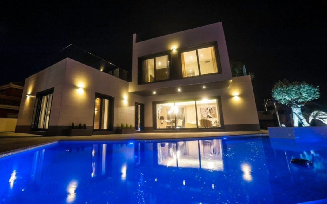 Вілли з басейном в Оріуелі від 469000 євро, вид на природу