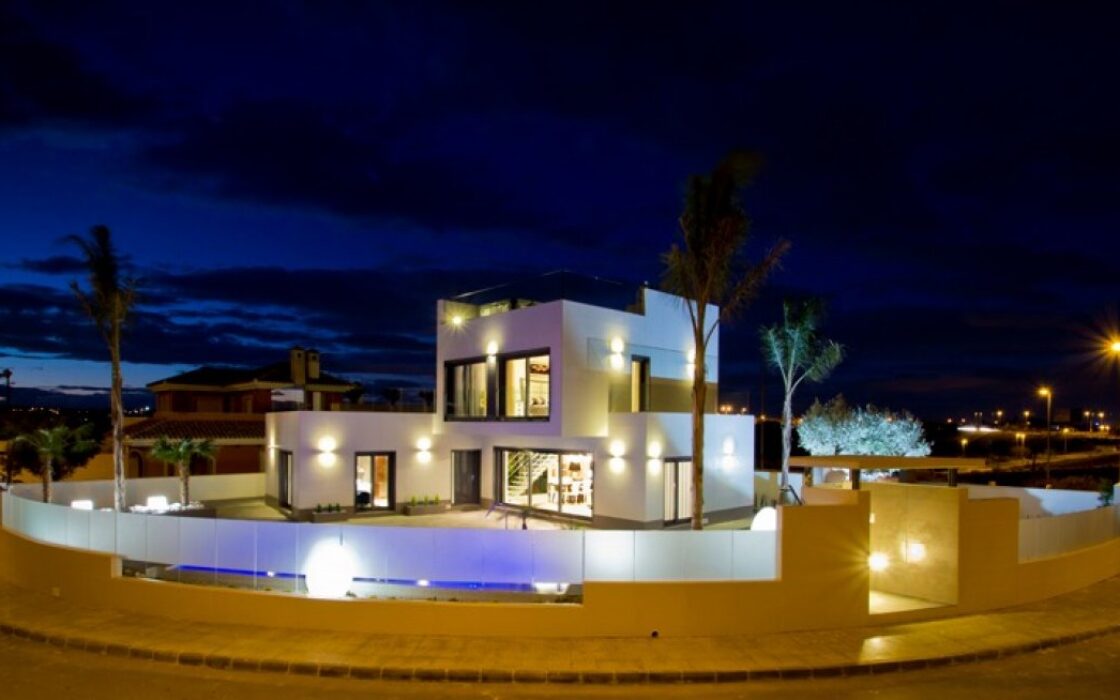 Вілли з басейном в Оріуелі від 469000 євро, вид на природу