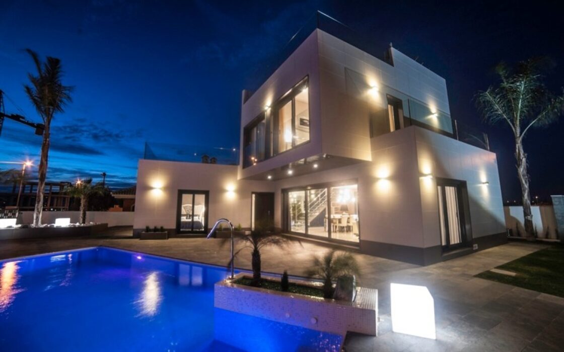 Вілли з басейном в Оріуелі від 469000 євро, вид на природу