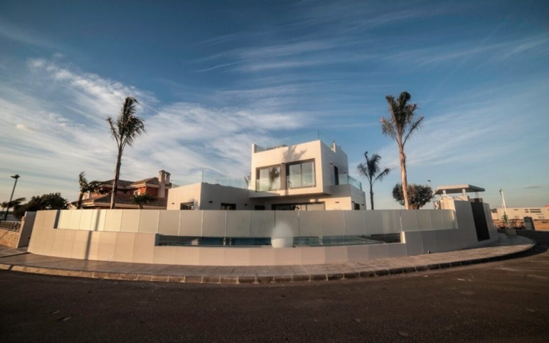 Вілли з басейном в Оріуелі від 469000 євро, вид на природу