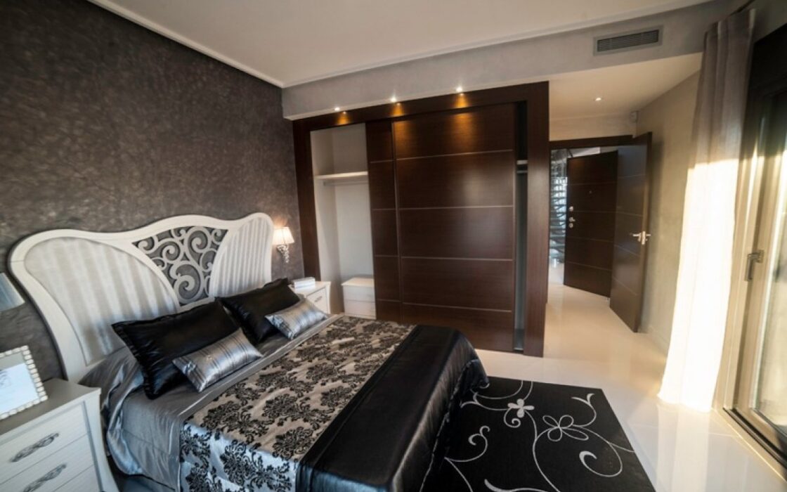 Вілли з басейном в Оріуелі від 469000 євро, вид на природу