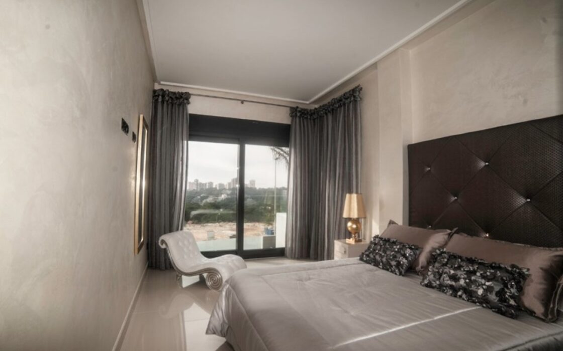 Вілли з басейном в Оріуелі від 469000 євро, вид на природу