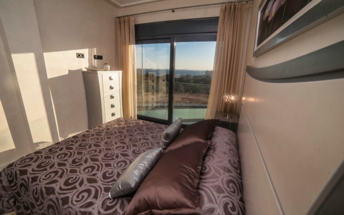 Вілли з басейном в Оріуелі від 469000 євро, вид на природу