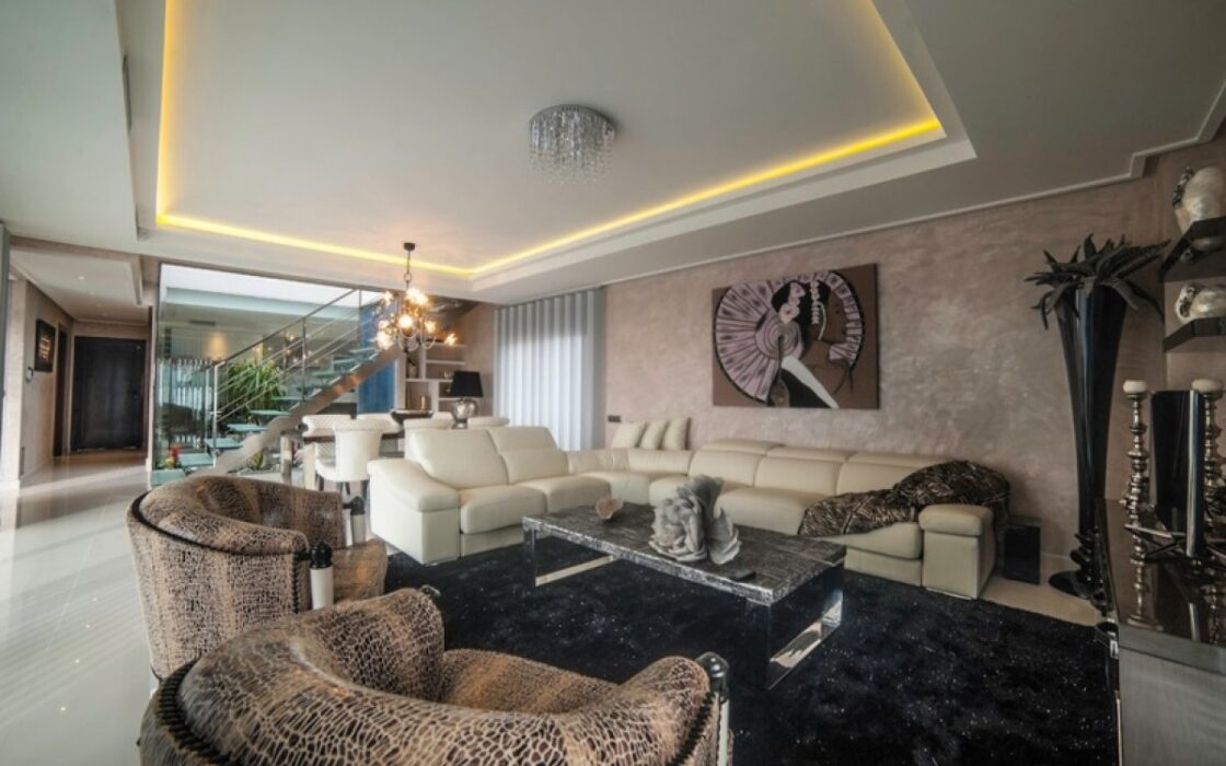 Вілли з басейном в Оріуелі від 469000 євро, вид на природу