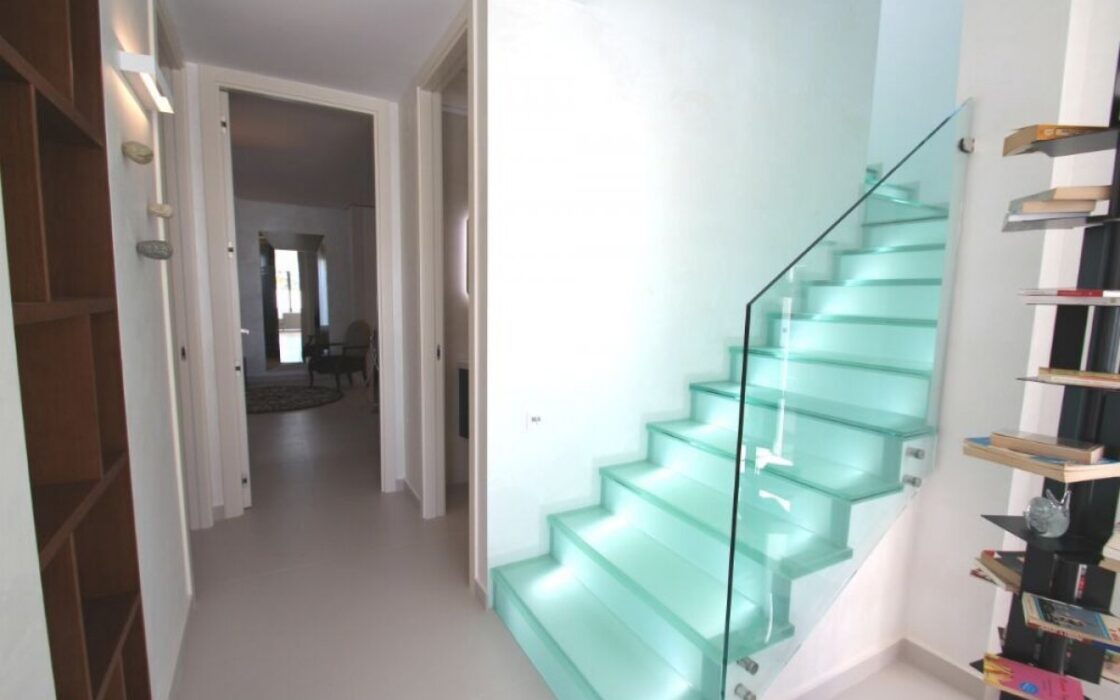 Виллы в комплексе Bellavista Ориуэла 197 кв.м с бассейном