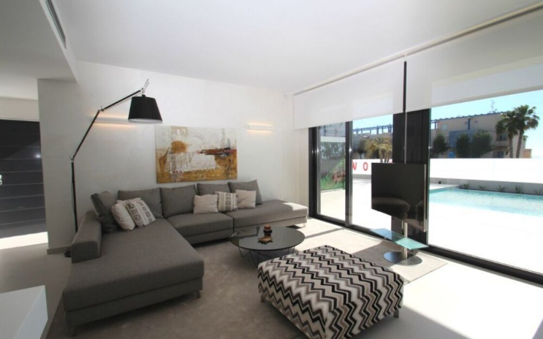 Виллы в комплексе Bellavista Ориуэла 197 кв.м с бассейном