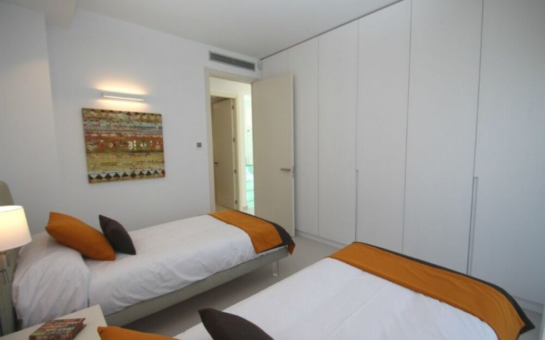 Виллы в комплексе Bellavista Ориуэла 197 кв.м с бассейном